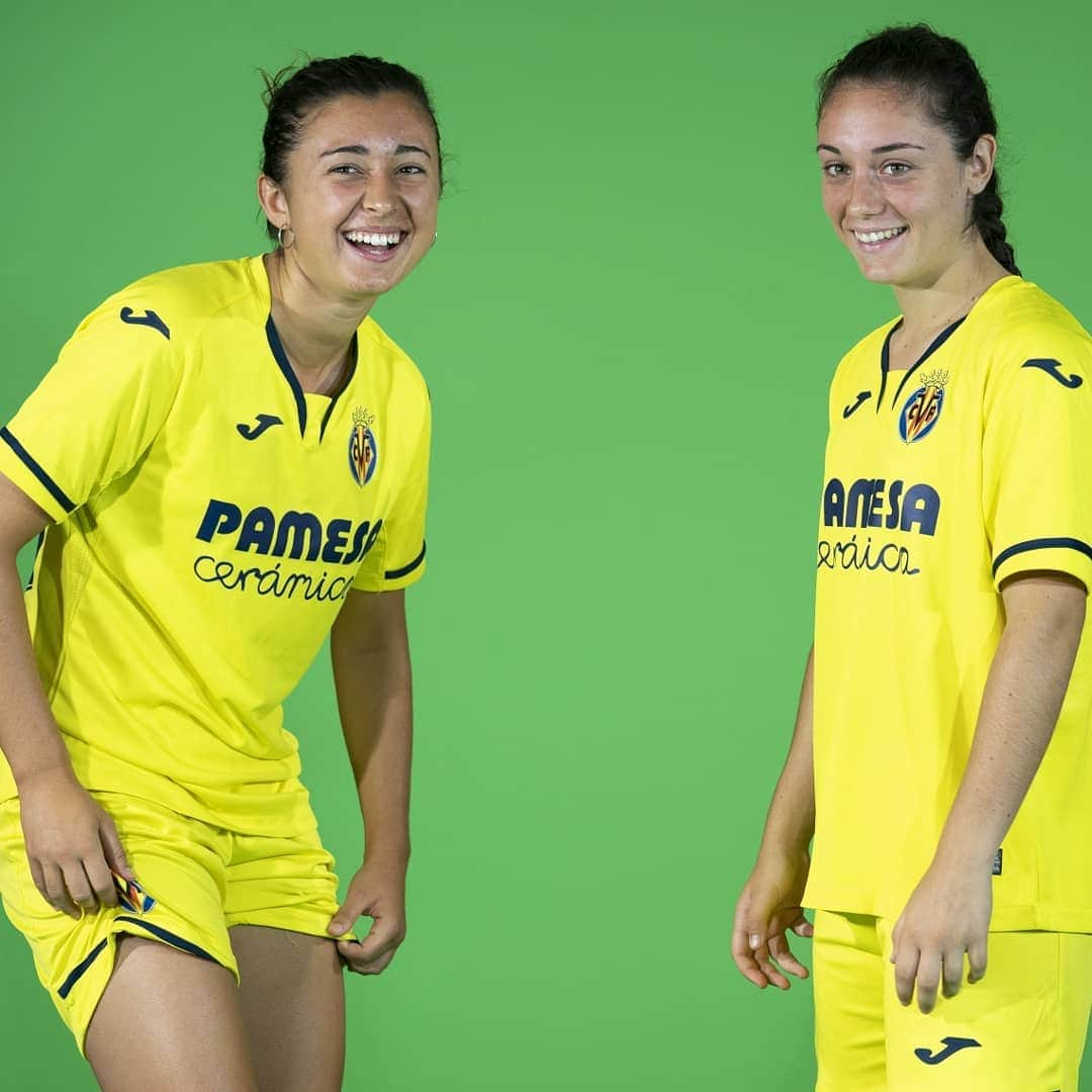 ビジャレアルCFさんのインスタグラム写真 - (ビジャレアルCFInstagram)「Say cheese! 😀📸⚽️ #Groguetes  @teika_es」8月19日 23時16分 - villarrealcf