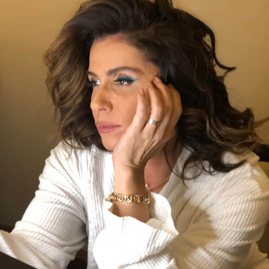Giovanna Antonelliのインスタグラム：「💙 Oi segundona .... e a cara da preguiça??? Alguém aí também ???? 😩」