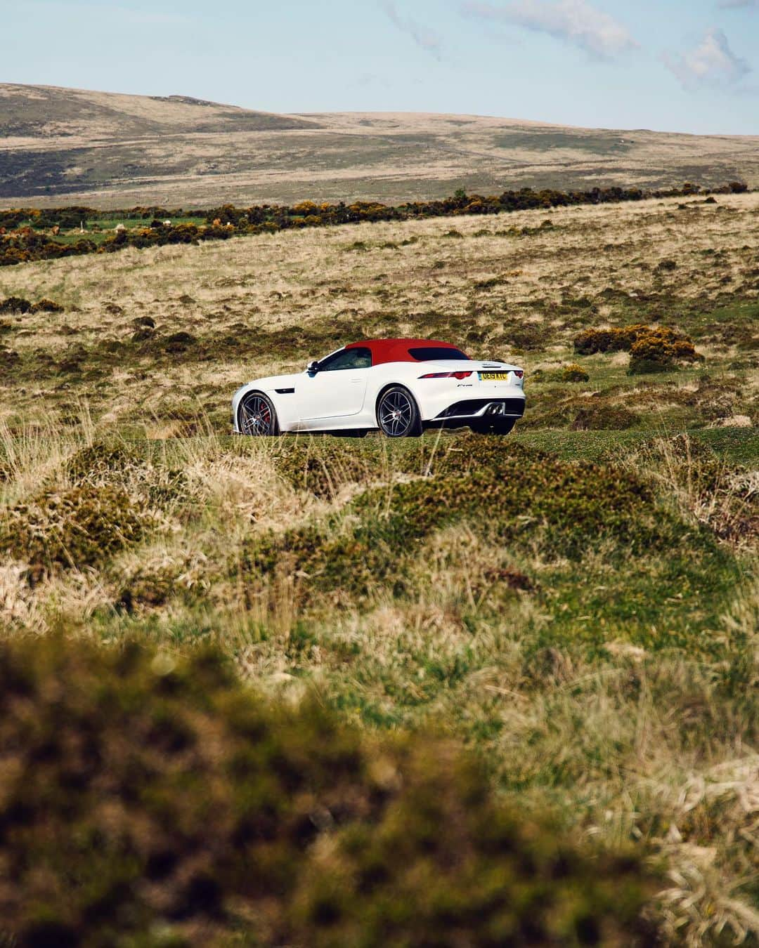 Jaguarさんのインスタグラム写真 - (JaguarInstagram)「It's beautiful out there.  #JaguarJourneys #Jaguar #FTYPE #Luxury #Premium #SportsCar #Convertible #CarsofInstagram #InstaCar #InstaDesign #England #UK」8月19日 23時33分 - jaguar