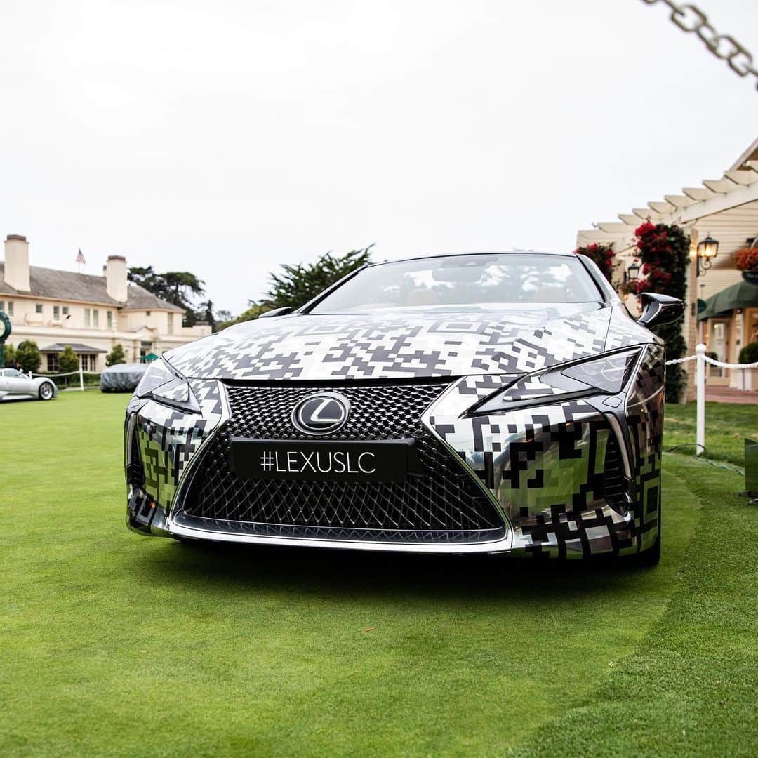 Lexus USAさんのインスタグラム写真 - (Lexus USAInstagram)「Proof that less can be so much more. The #LexusLCC makes a statement on the concept lawn at #MontereyCarWeek. #PebbleBeach #PebbleBeachConcours」8月19日 23時43分 - lexususa