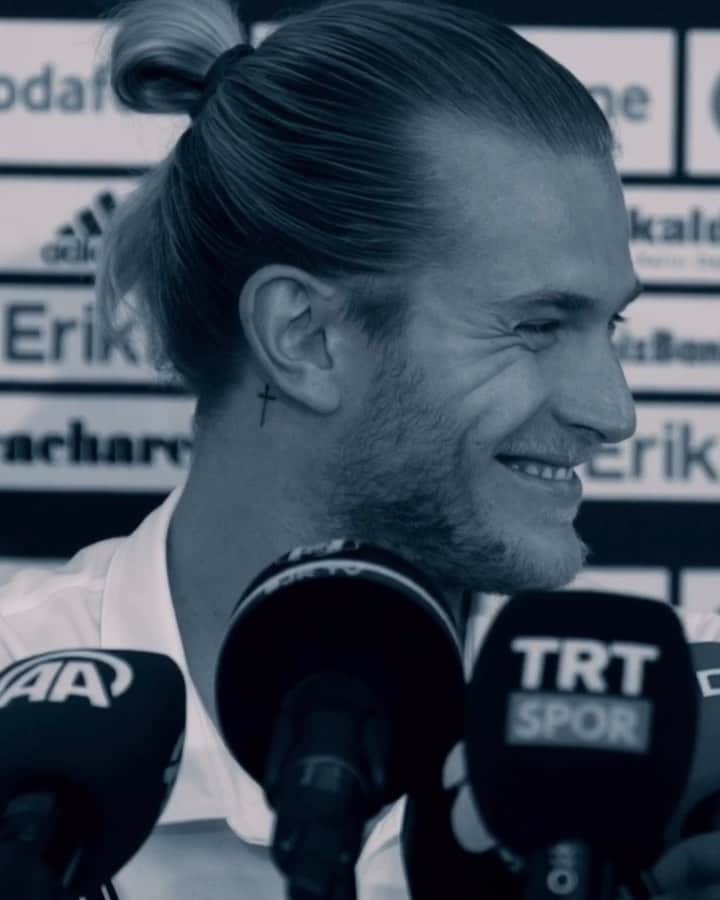 のインスタグラム：「🔋🧤⚽️ #LK1」
