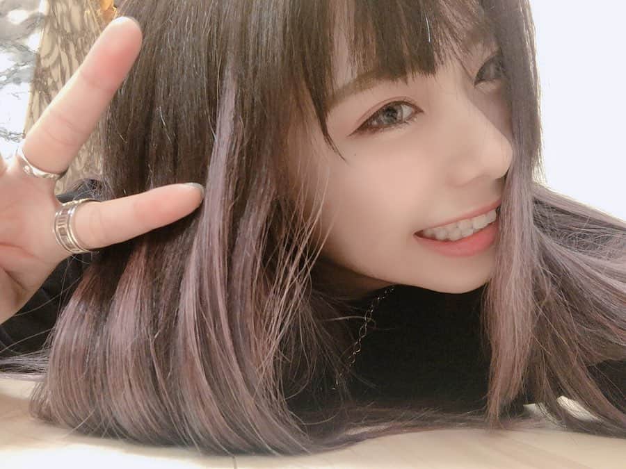 ぬーんさんのインスタグラム写真 - (ぬーんInstagram)「New hair ❤️ #hair #haircolor #pink #grey #cute #tokyo #japan #japanesegirl #japanese #love #new #color #エクステ」8月19日 23時41分 - yukino_snow1211