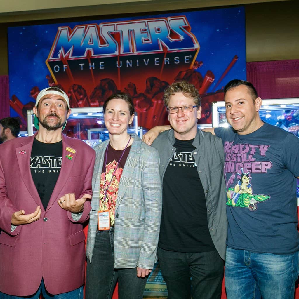 ケヴィン・スミスさんのインスタグラム写真 - (ケヴィン・スミスInstagram)「Yesterday at @thepowercon in Anaheim, we announced a @masters anime series that we’re making with @mattel and @powerhousecreative for @netflix! We surprised the panel in attendance with the news and, by the Power of Grayskull, it went over huge! This is the secret project marvelous @marcbernardin and I have teased on #fatmanbeyond for the last few months: a continuation of the classic era #motu, featuring all the Eternians you love and hate: He-Man, Skeletor, Teela, Man-at-Arms, Orko, Cringer, Evil-Lyn, Randor, Marlena and more! To be entrusted with this rich mythology is a gift, so the writers and I treat it as such. Along with me and Marc, @supergirlcw writer rock star @etcarrasco is on board, as is @quesadiya (who we snagged from the #magicthegathering animated series), and #reignofthesupermen super scribe @ilovetimsheridan! Rob (author of the Eternity War) and Melanie at #mattel have been incredible partners in crafting an epic tale of the final battle between the defenders of Grayskull and the forces of Snake Mountain! Many thanks to colorist and Con creator @jamesvalstaples and the fine folks at the #powercon for letting us summon the Power there! But the big thanks go to @animateted, a lifelong He-Man fan who made this his passion project! Most execs give notes on drafts handed in, but Netflix Teddy was WITH us in the Writer’s Room, dropping legit fire ideas for Revelation because he is a fan of the franchise, first and foremost. We never have to explain our weird, wonderful world to some stodgy suit who hasn’t heard of Hordak because Ted’s forgotten more about the #mastersoftheuniverse than some of us will ever know (luckily, we have He-Man.org as an astonishingly accurate research index)! I’m Eternia-ly grateful to Mattel and Netflix for entrusting me with not only the secrets of Grayskull, but also their entire Universe! I realize I have the Power now, so I promise: I won’t Orko this! Too soon to share any story details, but I can let slip with a smelly spoiler: Stinkor is in play! #KevinSmith #mattel #netflix #powerhouseanimation #heman #skeletor #stinkor #anime #mastersoftheuniverserevelation」8月19日 23時41分 - thatkevinsmith