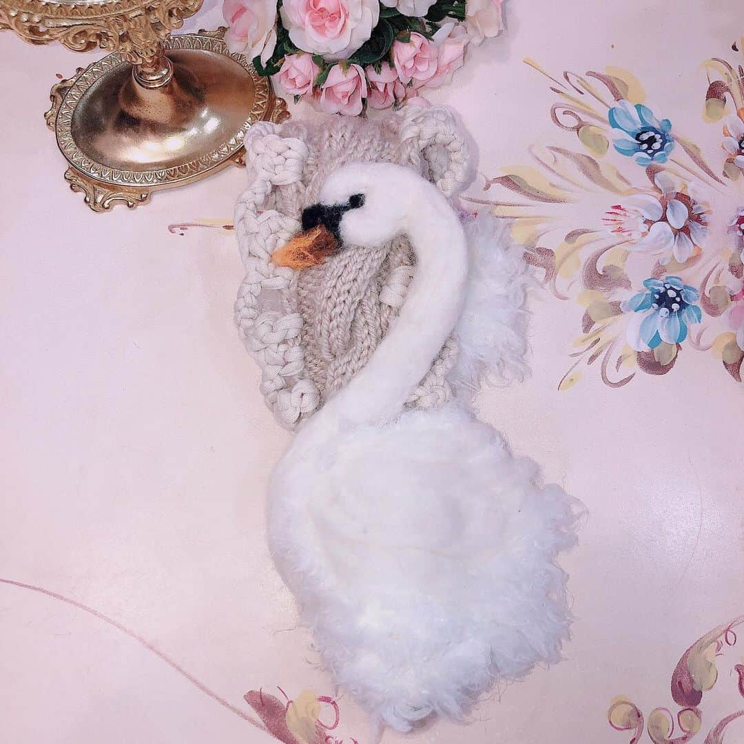 Etsuna otsukAさんのインスタグラム写真 - (Etsuna otsukAInstagram)「#悦奈の手作り 新作：🦢白鳥ヘアバンド🦢✨天鹅发带✨ #etsunaotsuka」8月19日 23時48分 - etsunaotsuka