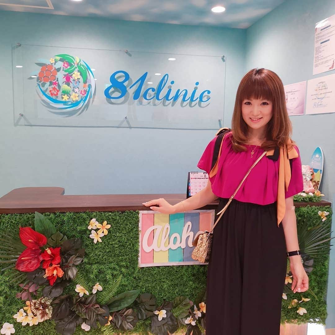 中島彩さんのインスタグラム写真 - (中島彩Instagram)「美容クリニックでメンテナンスday❤️ いつも@81clinic でお世話になっています😘 初めてのハイフと血液クレンジング✨ ハイフは頬と顎下を..❤️切らないリフトアップで、今まで届かなかった深層までアプローチできるので、コラーゲン生成だけでなく、ハイフのエネルギーを直接的に届けられるので、皮膚や皮下組織の引き締めも可能‼️小顔効果に期待が高まります😍 直後から引き上がったのを感じられて感動しましたが、1～3ヶ月かけてさらに引き締まっていくそうなので楽しみ❤️ 血液クレンジングと一緒に、子供たちとのお外遊び続きで日焼けも気になるので、美白点滴も✨併用することで、より効果がアップするそう❤️終わった直後から確実に顔のトーンはアップ💕効果をすぐに感じられるのは嬉しい😍 シミやしわを増やさないためにも、予防はしっかりしたいところ💕 最後はレーザートーニングと高濃度マスク❤️ クリニックでプロのお手入れをフルでできて気分も上がりました💕アラフォーになって、ますます頑張りたいエイジングケア✨セルフケアも引き続き頑張らなきゃ❗  #美容クリニック　#81clinic　#ハイフ　 #HIHU #アンチエイジング #エイジングケア　#血液クレンジング　#美白点滴　#レーザートーニング 　#美白ケア #肝斑」8月19日 23時49分 - aya.n.aya