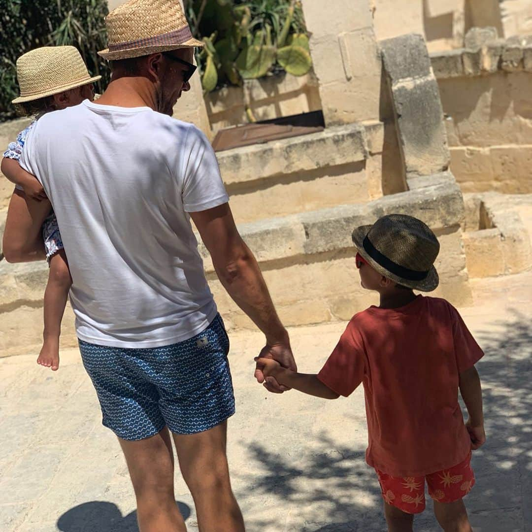 ジェシカ・エニス＝ヒルさんのインスタグラム写真 - (ジェシカ・エニス＝ヒルInstagram)「The most beautiful family holiday @andyhill18 Thank you Puglia 🇮🇹 💛💚❤️ #summerholidays #family #nothingbetter」8月20日 0時01分 - jessicaennishill