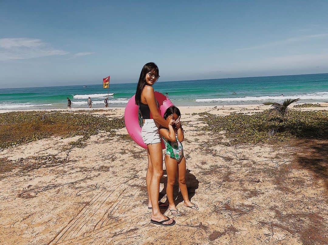 結子さんのインスタグラム写真 - (結子Instagram)「Summer trip with my love in phuket🇹🇭👙🌞 . 到着してすぐ、とりあえずカロンビーチへ。 旅の始まりです💙 . #trip#thailand#phuket#beach#family #夏休み#結子親子#雨季なのに今んとこ快晴」8月20日 0時00分 - yuiko_yyy