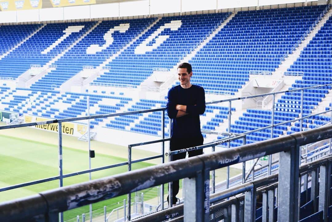 TSG1899ホッフェンハイムさんのインスタグラム写真 - (TSG1899ホッフェンハイムInstagram)「🏟 HEIMSPIELWOCHE! 🙌🏼 Mit @rudy_sebastian19 haben wir schon heute für ein großes #SPIELFELD-Interview in unserer geliebten Arena vorbeigeschaut. Nächste Ausgabe also nicht verpassen. #behindthescenes  #BTS」8月20日 0時06分 - tsghoffenheim