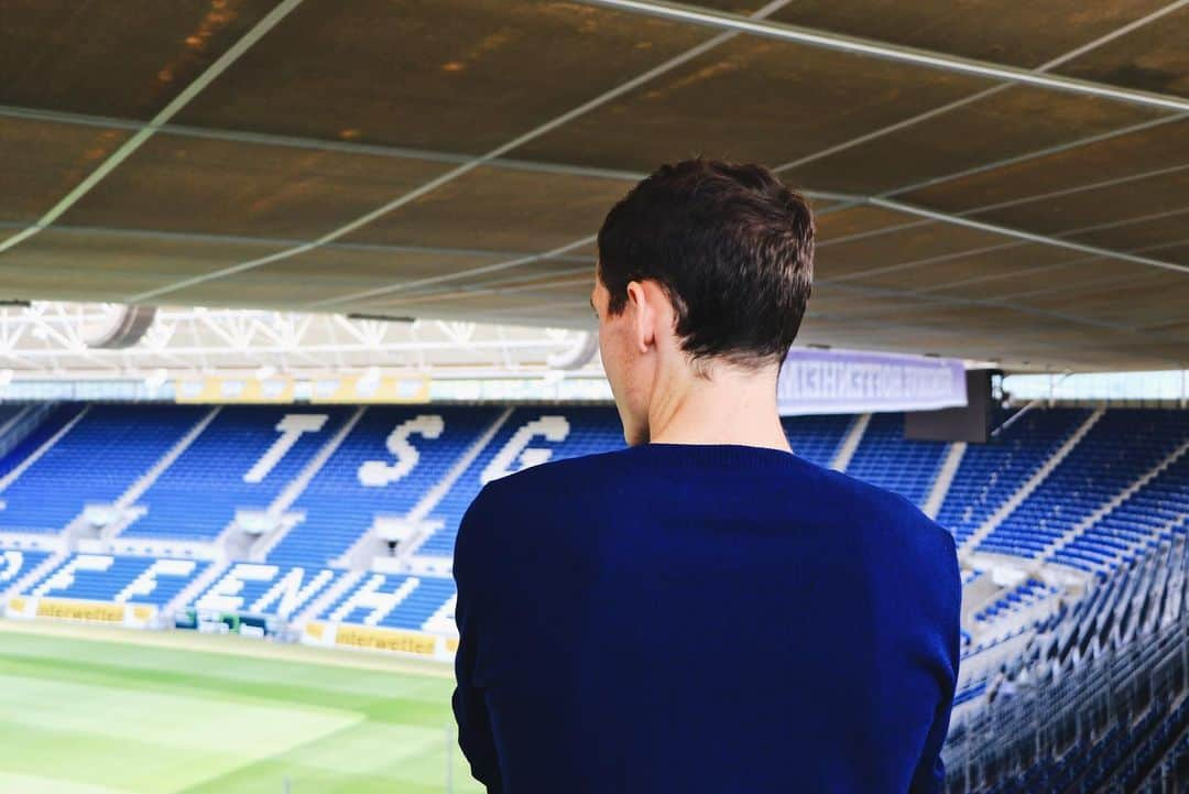 TSG1899ホッフェンハイムさんのインスタグラム写真 - (TSG1899ホッフェンハイムInstagram)「🏟 HEIMSPIELWOCHE! 🙌🏼 Mit @rudy_sebastian19 haben wir schon heute für ein großes #SPIELFELD-Interview in unserer geliebten Arena vorbeigeschaut. Nächste Ausgabe also nicht verpassen. #behindthescenes  #BTS」8月20日 0時06分 - tsghoffenheim