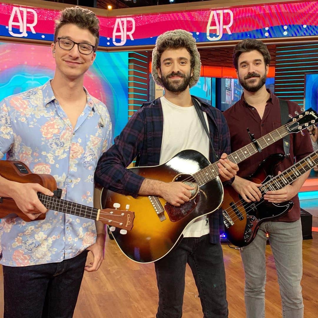 Good Morning Americaさんのインスタグラム写真 - (Good Morning AmericaInstagram)「Dear Winter, we can’t wait for you to arrive if it means we can listen to more @ajrbrothers. Link in bio for their full performance!」8月20日 0時06分 - goodmorningamerica