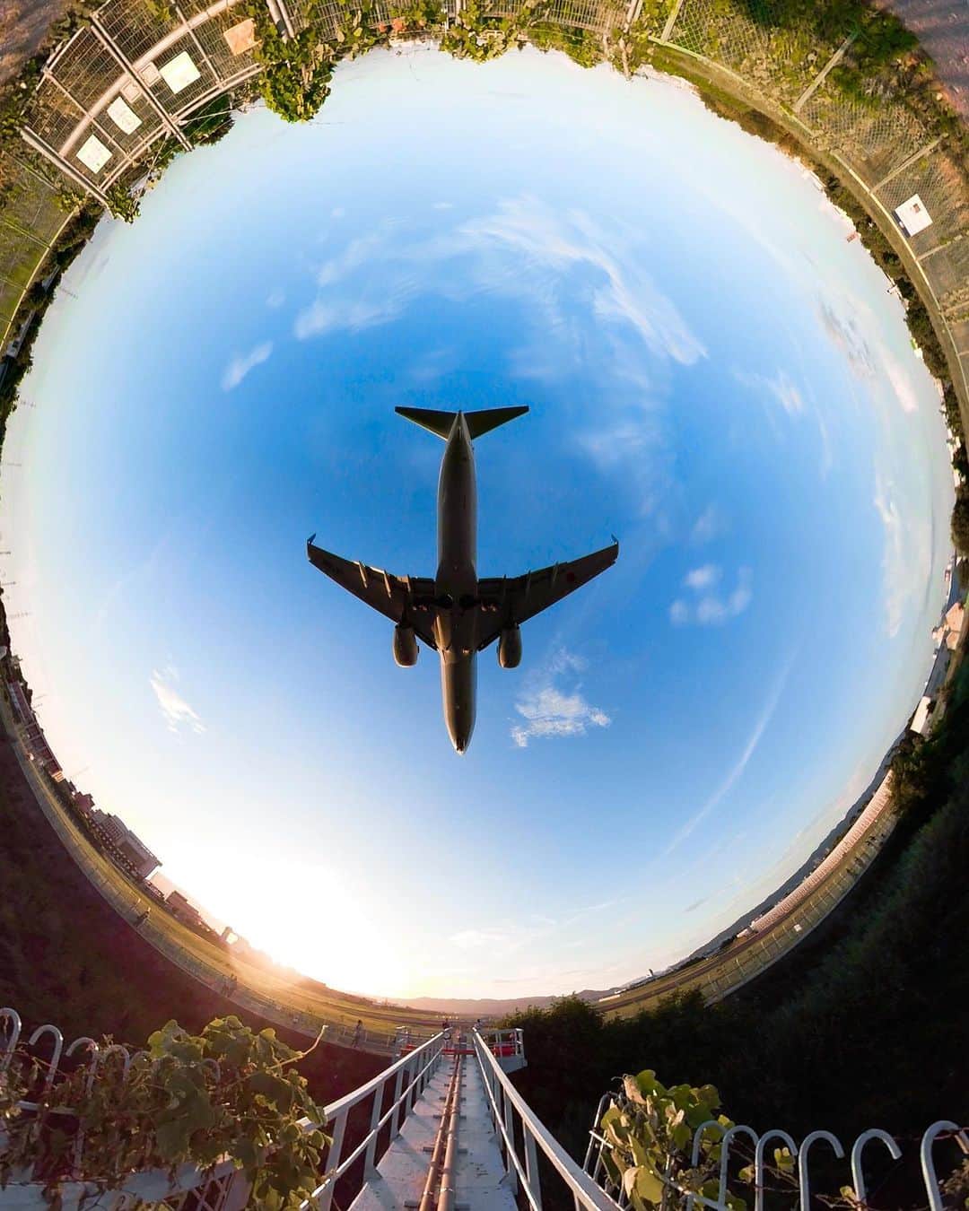 goproさんのインスタグラム写真 - (goproInstagram)「Photo of the Day: When it's both #NationalAviationDay + #WorldPhotographyDay. 📷 @knuckle_head with #GoProFusion • • • @GoProJP #GoProJP #GoProTravel #GoPro #Aviation」8月20日 0時18分 - gopro