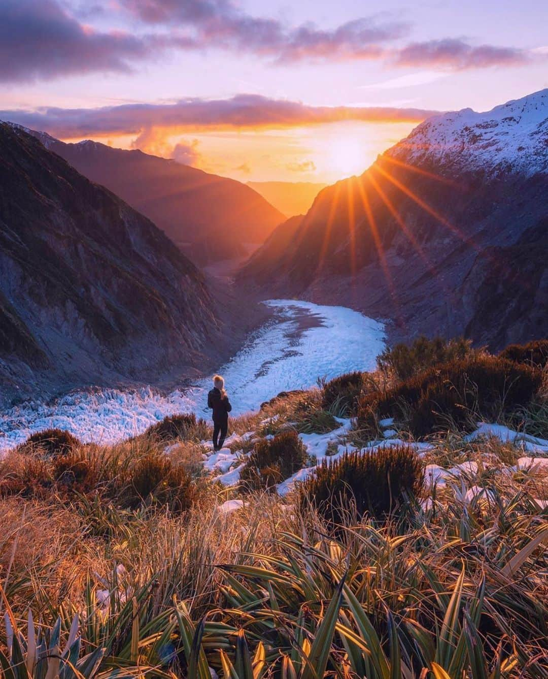 Canon Photographyさんのインスタグラム写真 - (Canon PhotographyInstagram)「New Zealand through the eyes on @rachstewartnz Which one is your favourite?  Shot on the Canon 5D Mark IV #newzealand #nz #lakes #reflection #mountains」8月20日 0時12分 - cpcollectives