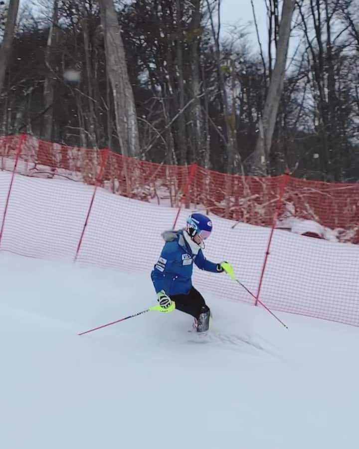 ミカエラ・シフリンのインスタグラム：「❄️☃️❄️☃️ ⛷⛷⛷」