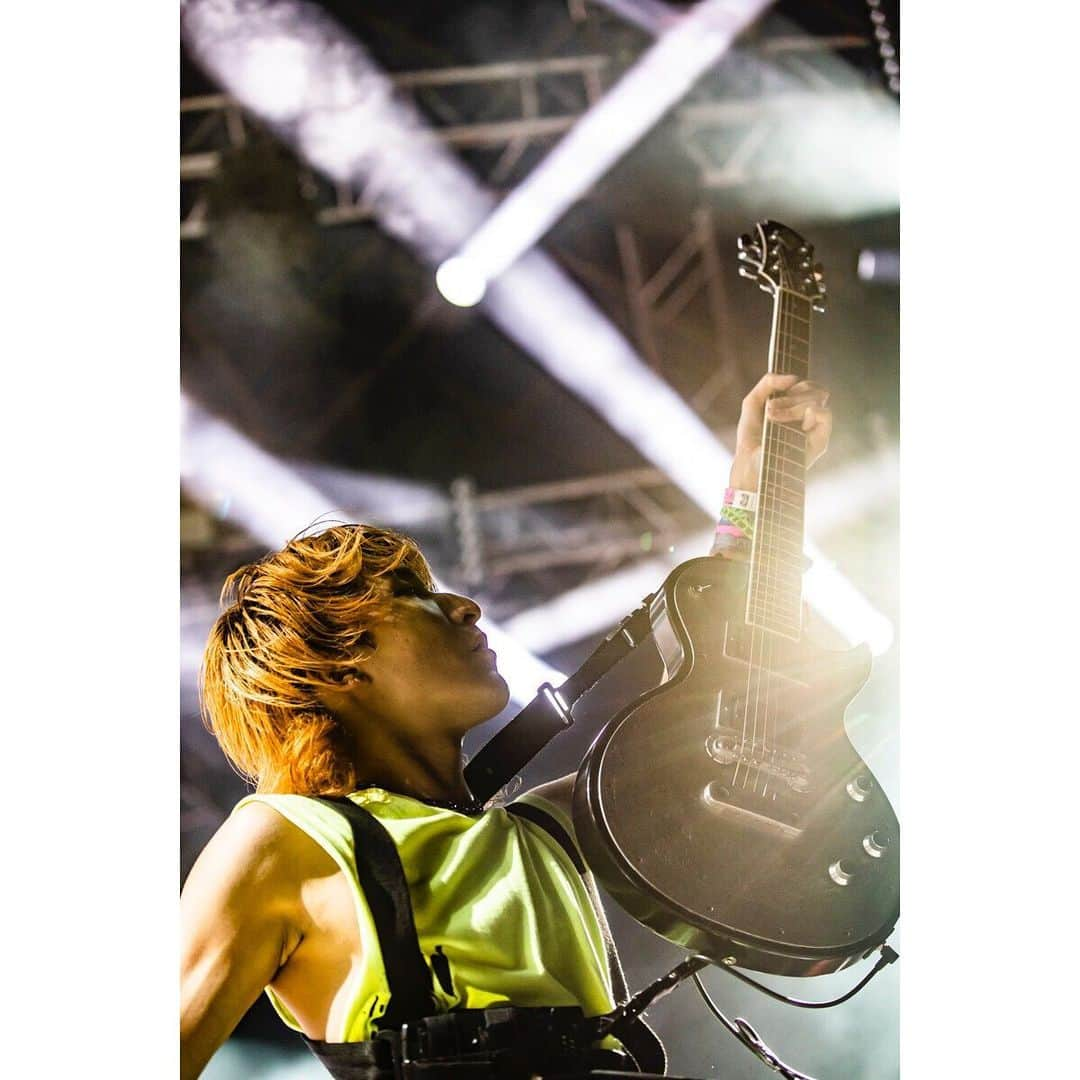 青木カズローさんのインスタグラム写真 - (青木カズローInstagram)「Crossfaith ( @crossfaithjapan )﻿ ﻿ 2019.08.17 @ Ukraine "ZAXIDFEST 2019" ﻿ photo by 青木カズロー(cazrowAoki)﻿ ﻿ #Crossfaith #ZAXIDFEST #写殺﻿ #人間が生きている瞬間﻿ #生きてなきゃ殺せない﻿ #殺してぇから生きてくれ」8月20日 0時20分 - cazrowaoki