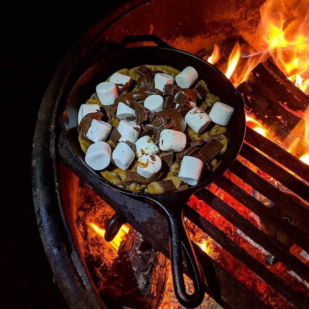 REIさんのインスタグラム写真 - (REIInstagram)「Well, we're definitely hungry now. Last week you shared your favorite camp cooking moments with us by tagging #REIchallenge. These were some of our absolute favorites.  Photos: @chillly_pepper in Sespe Wilderness, #California; @nouk2u in Forestville/Mystery Cave State Park, #Minnesota; @her.campkitchen in Eastern #Oregon; @hola_franki in Salt Point State Park, #California. #OptOutside」8月20日 0時36分 - rei