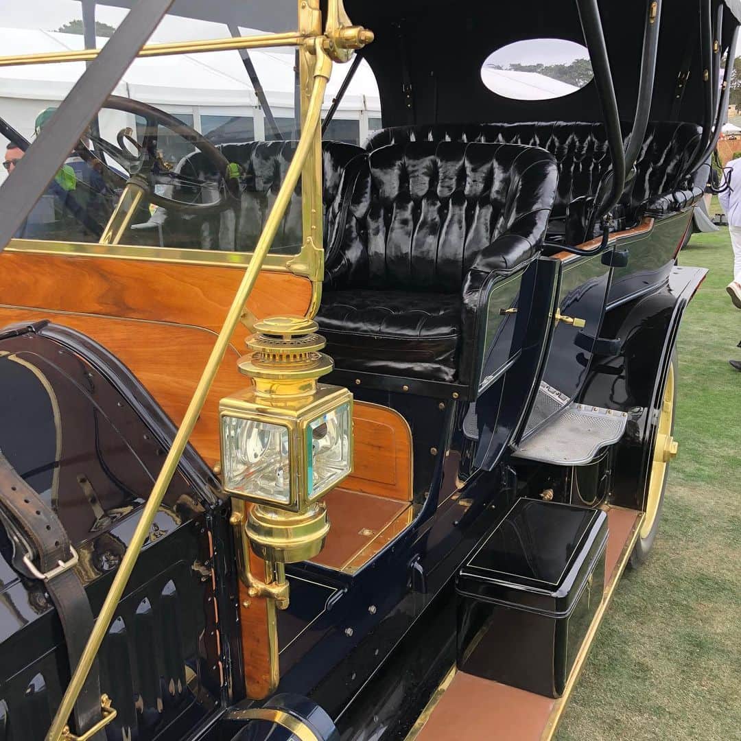 ブルックスブラザーズさんのインスタグラム写真 - (ブルックスブラザーズInstagram)「Style, history, originality. Each year at our Weekend at the Pebble Beach Concours d’Elegance Experience, we’re reminded that classics never go out of style. Scroll through for some of our favorite automobiles from yesterday’s @pebblebeachconcours #MontereyCarWeek」8月20日 0時28分 - brooksbrothers