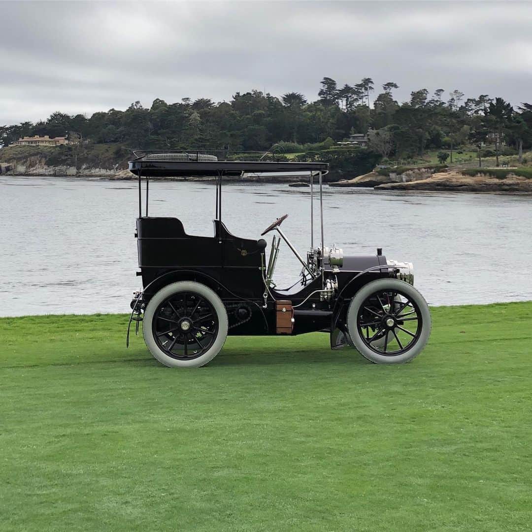 ブルックスブラザーズさんのインスタグラム写真 - (ブルックスブラザーズInstagram)「Style, history, originality. Each year at our Weekend at the Pebble Beach Concours d’Elegance Experience, we’re reminded that classics never go out of style. Scroll through for some of our favorite automobiles from yesterday’s @pebblebeachconcours #MontereyCarWeek」8月20日 0時28分 - brooksbrothers