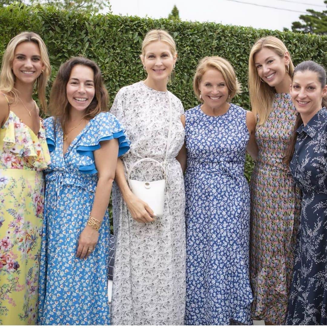 ケリー・ラザフォードさんのインスタグラム写真 - (ケリー・ラザフォードInstagram)「Such a beautiful day in the Hamptons at the @shopsenlis pop up at @serenaandlily Thank you @samanthayanks and @nevenaborissova ♥️」8月20日 0時34分 - kellyrutherford