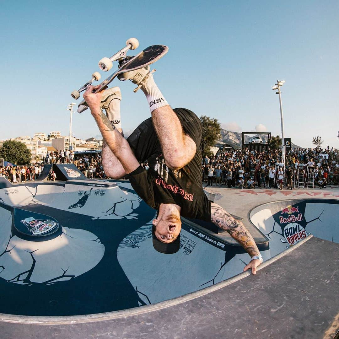 レッドブルさんのインスタグラム写真 - (レッドブルInstagram)「Take a look at the very best from Red Bull Bowl Rippers!🛹Ask the man behind the lens @teddymorellec anything about shooting from one of skateboarding’s most famous proving grounds 👇 . #redbull #worldphotographyday #photography #art #photo #redbullbowlrippers」8月20日 0時45分 - redbull