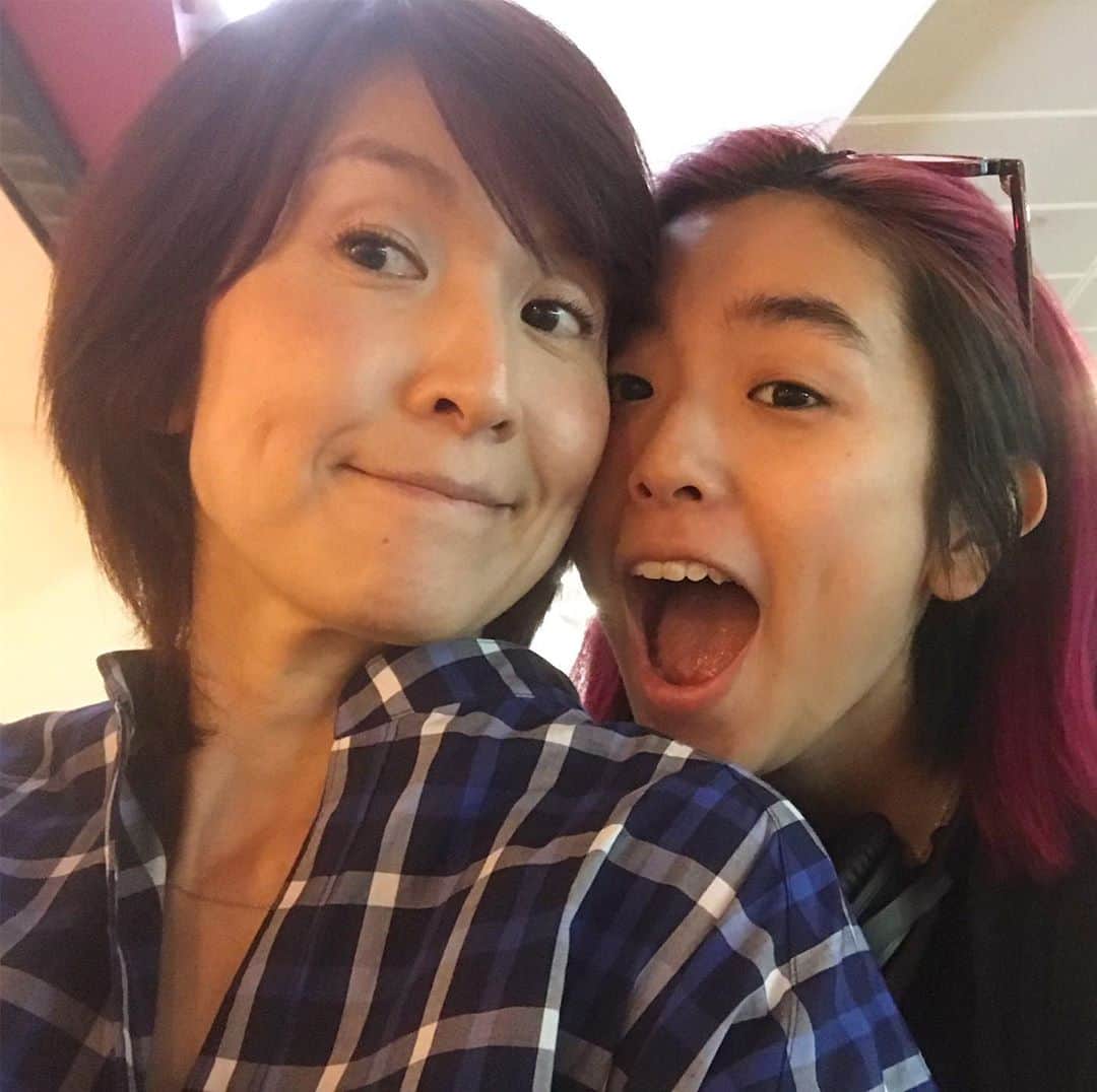 のインスタグラム：「My dearest girls💖 I will miss you AGAIN😂😂😂 See you somewhere in the world🌎 #akko #akkostagram #mll #london」