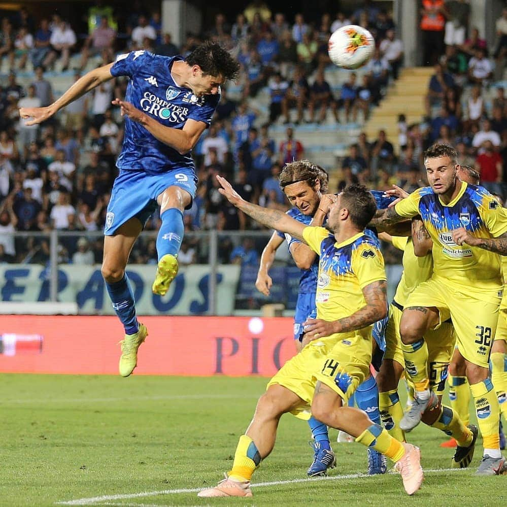 エンポリFCさんのインスタグラム写真 - (エンポリFCInstagram)「📸⚽ Il gol partita, il gol che vale la qualificazione e l'esultanza di @morrus9 #EmpoliPescara」8月20日 0時58分 - empoli_fc_official