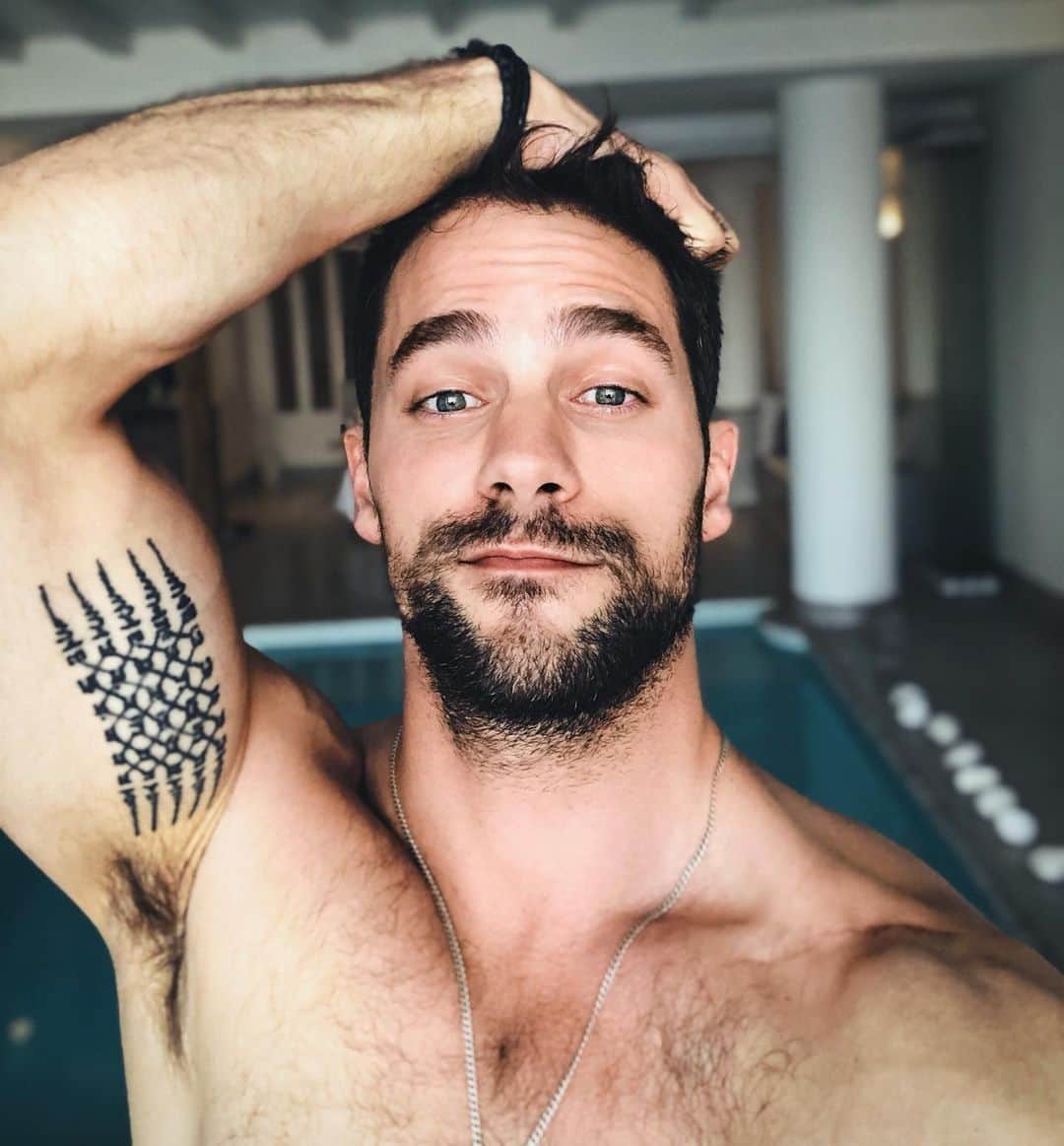 ブラント・ドーハティのインスタグラム：「Good morning」
