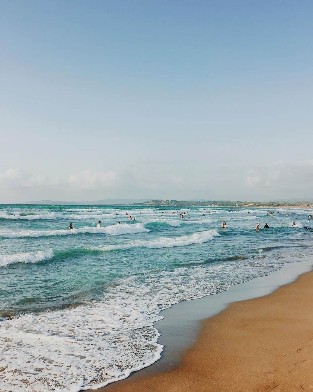 appleさんのインスタグラム写真 - (appleInstagram)「“There’s more to it than the water.” #beach #ShotoniPhone by Dave G. @davegabriel」8月20日 1時04分 - apple