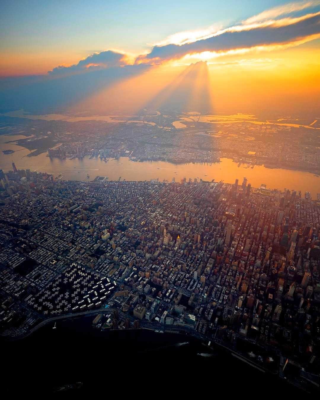 nyonairさんのインスタグラム写真 - (nyonairInstagram)「Each year August 19th is observed as World Photography Day! The simple purpose for this day is to inspire photographers across the planet to share a single photo with a simple purpose: To share their world with the world! . We challenge all of you! Tag a friend below who you would fly with and what you would want to see. Then use #FlyNYON and #NYONAir on instagram to share YOUR pictures with us! . We can’t wait to see you in the skies! . 💙🚁 Get 50% OFF 🚁💙 ⭐️ Summer isn’t over yet! ⭐️ | Use Code: LASTCHANCE | . . . . . . 🎙 Missed any episodes of “The Fly By’ Broadcast? Click the link in our bio & Don’t forget to tune in every Tuesday & Thursday @ 3:00pm eastern time!🎙 . 📸 Use #FlyNYON @FlyNYON and #NYONAir @NYONAir for a chance to be featured! 📸 . . . . . . . #Thebigapple #Nycity #newyorkiloveyou #centralparkmoments #manhattanskyline #Manhattanview #nycgo #cbsnewyork #newyorkstateofmind #newyorkblogger #nycgallery #brooklynart #lowemanhattan #grandcentralterminal #empirestatebuilding #newyorkcity #photography_top #photographernyc #photographeroftheday #photographylovers #ny1pic #brooklynbridgepark #thebigapplewestside #newyorkexplored #nycprimeshot #complex #NYONStudio」8月20日 1時12分 - nyonair