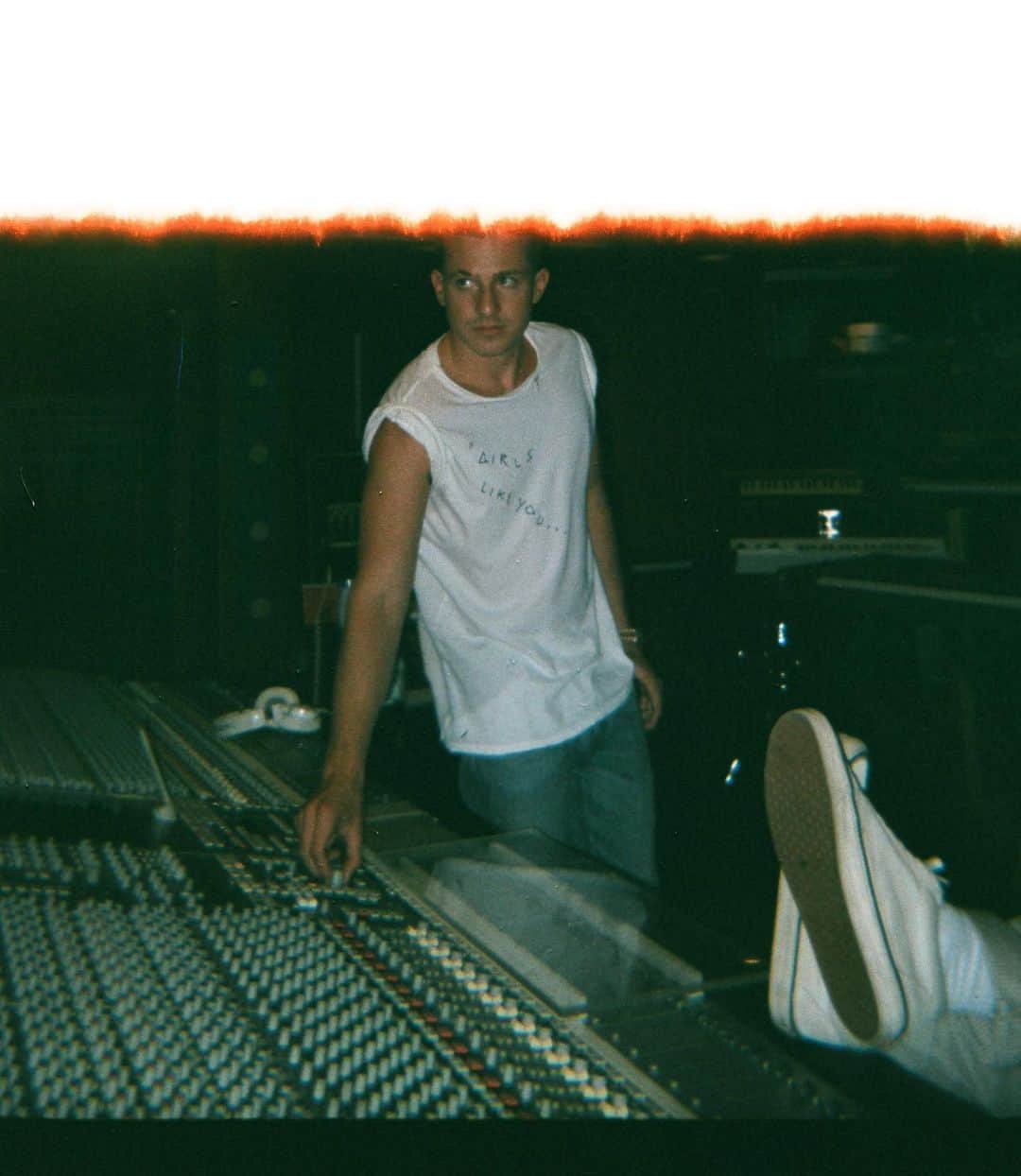 Alfredo Floresのインスタグラム：「📸 @charlieputh #iwarnedmyself #2days #filmburn」