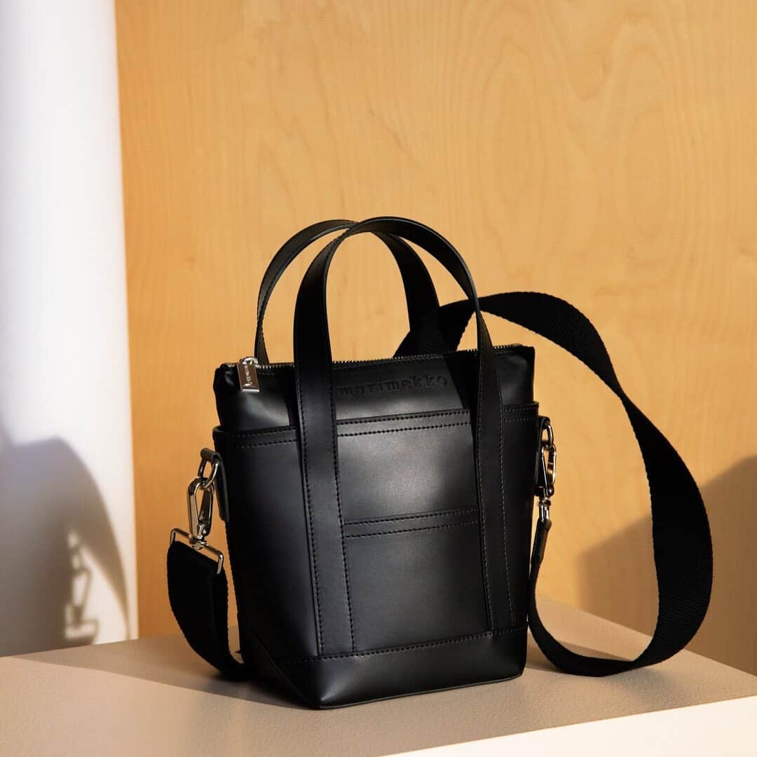 マリメッコさんのインスタグラム写真 - (マリメッコInstagram)「Our new line of leather bags is here. ⠀⠀⠀⠀⠀⠀⠀⠀⠀ Meet Milli Matkuri, a relaxed adventurer. Designed to carry all your essentials, this handbag is a smaller version of the iconic Matkuri bag. ⠀⠀⠀⠀⠀⠀⠀⠀⠀ Marimekko bags – forever yours. #marimekko」8月20日 1時20分 - marimekko