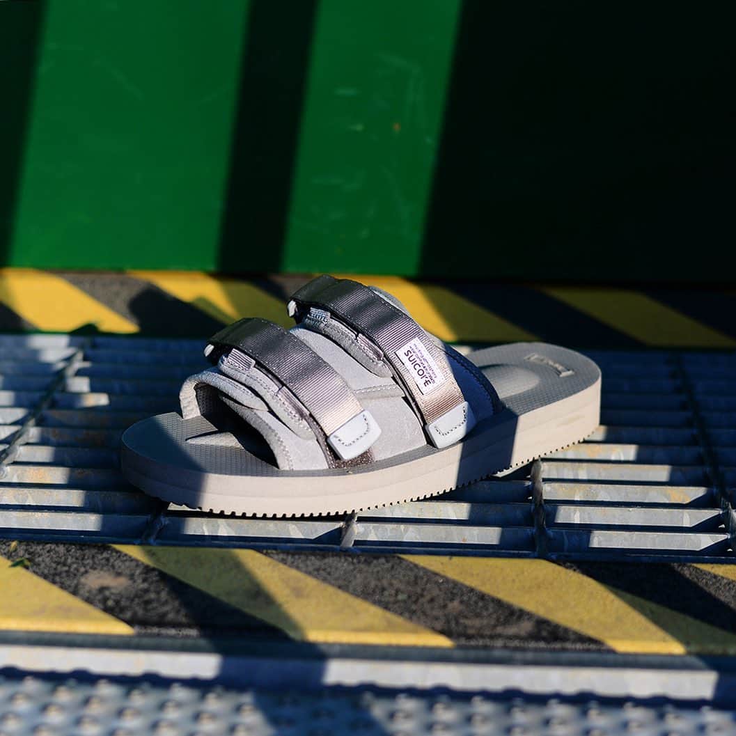バーニーズ・ニューヨークのインスタグラム：「The sandal of the summer is @suicoke_official. The Japanese brand positions itself perfectly between the world’s of streetwear and comfortable footwear. Expose the toes while it’s still warm or slip on a pair of socks to carry these into the fall season.」