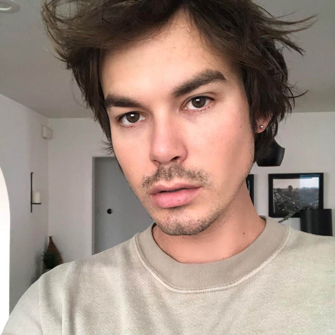 タイラー・ブラックバーンさんのインスタグラム写真 - (タイラー・ブラックバーンInstagram)「Are selfies still cool?」8月20日 1時43分 - tylerjblackburn