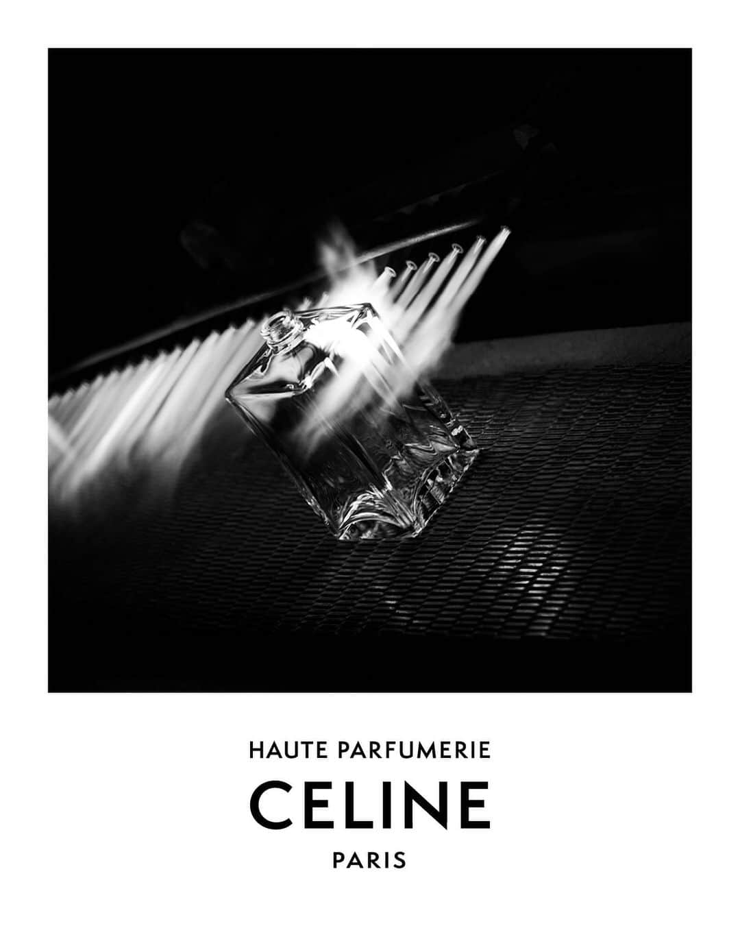 Celineさんのインスタグラム写真 - (CelineInstagram)「LA COLLECTION CELINE HAUTE PARFUMERIE CELINE HAUTE PARFUMERIE COLLECTION DEBUT ⠀⠀⠀⠀⠀⠀ FIDÈLE À LA TRADITION DE LA PARFUMERIE FRANCAISE, LA MAISON CELINE A FAIT APPEL AU SAVOIR-FAIRE ESSENTIEL DES MAÎTRES VERRIERS POUR MAÎTRISER LE FEU ET L'AIR. ⠀⠀⠀⠀⠀⠀ TRUE TO THE TRADITION OF FRENCH PERFUMERY, THE MAISON CELINE HAS CALLED UPON THE ESSENTIAL KNOW-HOW OF CRAFTSMEN GLASSBLOWERS TO MASTER FIRE AND AIR. ⠀⠀⠀⠀⠀⠀ DISPONIBLE FIN OCTOBRE 2019 AVAILABLE LATE OCTOBER 2019 ⠀⠀⠀⠀⠀⠀ #CELINEBYHEDISLIMANE  #CELINEHAUTEPARFUMERIE」8月20日 3時02分 - celine