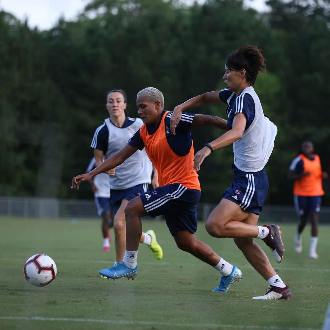 熊谷紗希さんのインスタグラム写真 - (熊谷紗希Instagram)「Women’s International Champions Cup @iccwomen 🏅🏆 Bravo la team @ol 👏🏻🔴🔵 Préparation de la saison 2019-2020 est terminé à North Carolina🇺🇸✅ C’est l'heure de rentrer à la maison🇫🇷 et on va continuer de se préparer pour le premier match 👊🏻🔴🔵 アメリカ遠征を終えて、リヨンに戻ります✈️もっともっとチームの力になれるように、またリヨンでいい準備をしていきたいと思います💪🏻」8月20日 3時30分 - kumagai1017