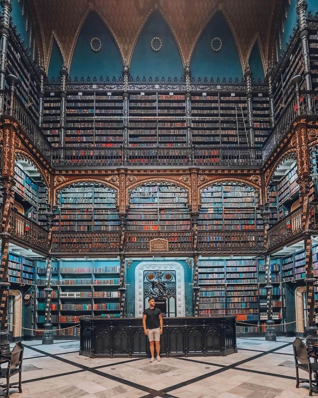 Travel + Leisureさんのインスタグラム写真 - (Travel + LeisureInstagram)「It’s fitting that “royal” is in the name of this library, because it’s truly fit for a king or queen. We've got the list of the world's most beautiful libraries at the link in bio! #tlpicks courtesy of @handluggageonly」8月20日 3時46分 - travelandleisure