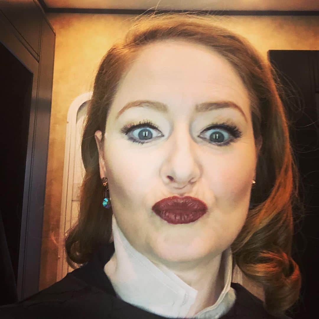 ミランダ・オットーさんのインスタグラム写真 - (ミランダ・オットーInstagram)「Wake up, it’s Monday. 💥💥💥😂😂 🤡 🤡🤡🤡🤡🤡🤡🤡🤡#wakeup #mood #mondaymood」8月20日 3時50分 - miranda.otto