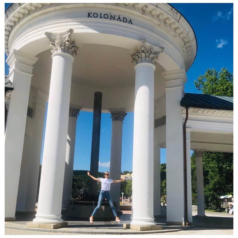 カロリナ・クルコヴァさんのインスタグラム写真 - (カロリナ・クルコヴァInstagram)「Good morning from Mariánské Lázně 🥰Visited the most important building of spa architecture 19 century 😍 NATIONAL TECHNICAL MONUMENT ❤️ so beautiful place! On second slide : The Roman Baths of @novelazne 💚that date back 1896 and includes three pools, a Whirlpool and bubble baths as well as saunas with different temperatures 😍😍😍 #great #time #marianskéazne #romanbaths」8月20日 14時45分 - karolinakurkova