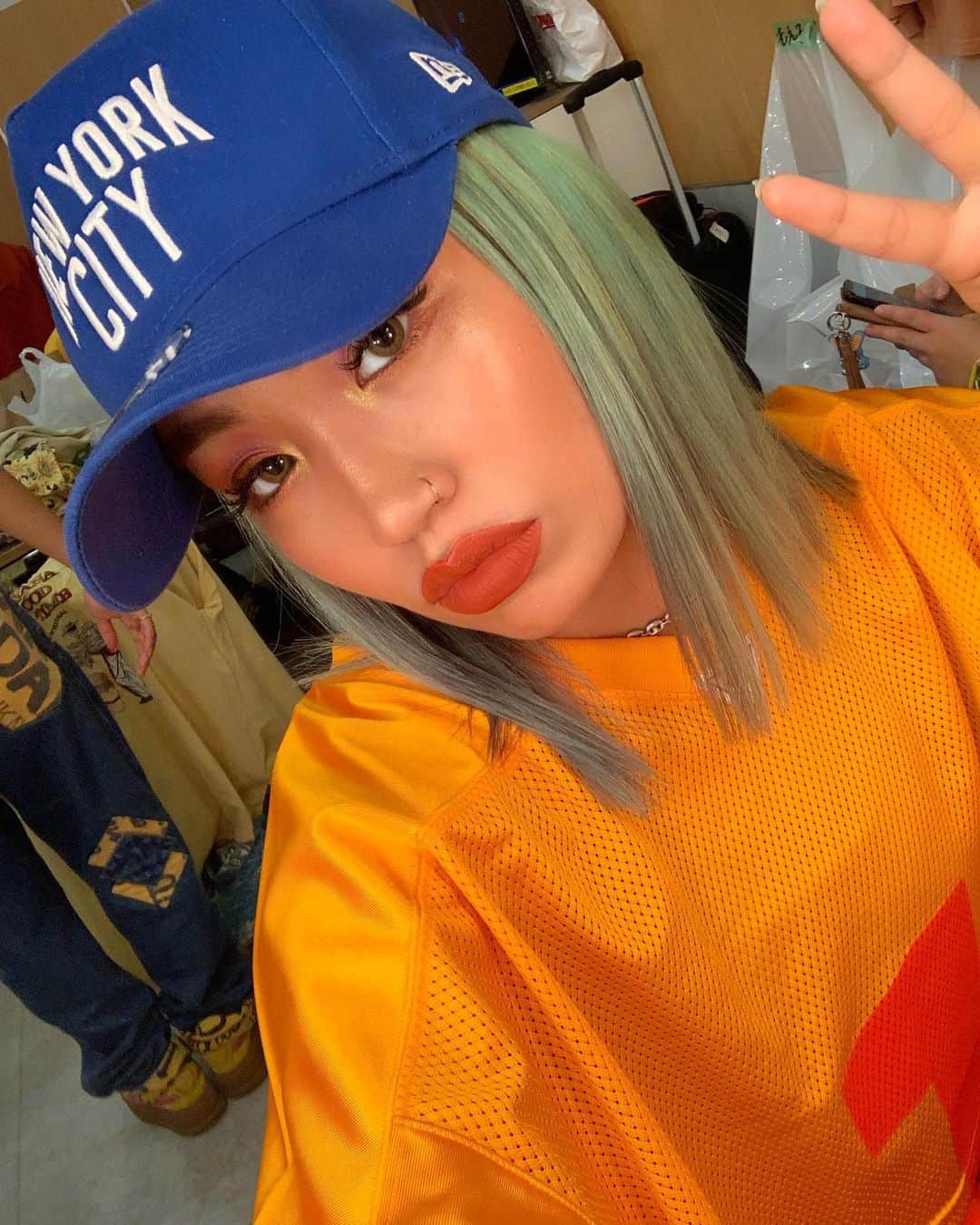 RIEHATAさんのインスタグラム写真 - (RIEHATAInstagram)「▲Juicy Warmy Orange makeup▲ 🌞Foundation: @rmkofficial "Gel Creamy Foundation 105" 🦄Eyes: @urbanoutfitters "ohii treasure eye palette" ✨Inner corner: @fentybeauty "TROPHY WIFE" ☺️face: @beccacosmetics "BFFs Bronze, Blush & Glow Palette" 🌰Lips: @maybelline "SUPER STAY MATTE INK 135" リップおすすめ！ぷちぷらでgoodクオリティー」8月20日 13時17分 - riehata