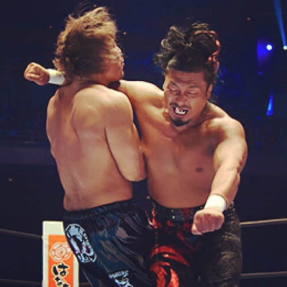 鷹木信悟さんのインスタグラム写真 - (鷹木信悟Instagram)「マウスピース✨🦷✨ #njpw #prowrestling」8月20日 13時41分 - takagi__shingo