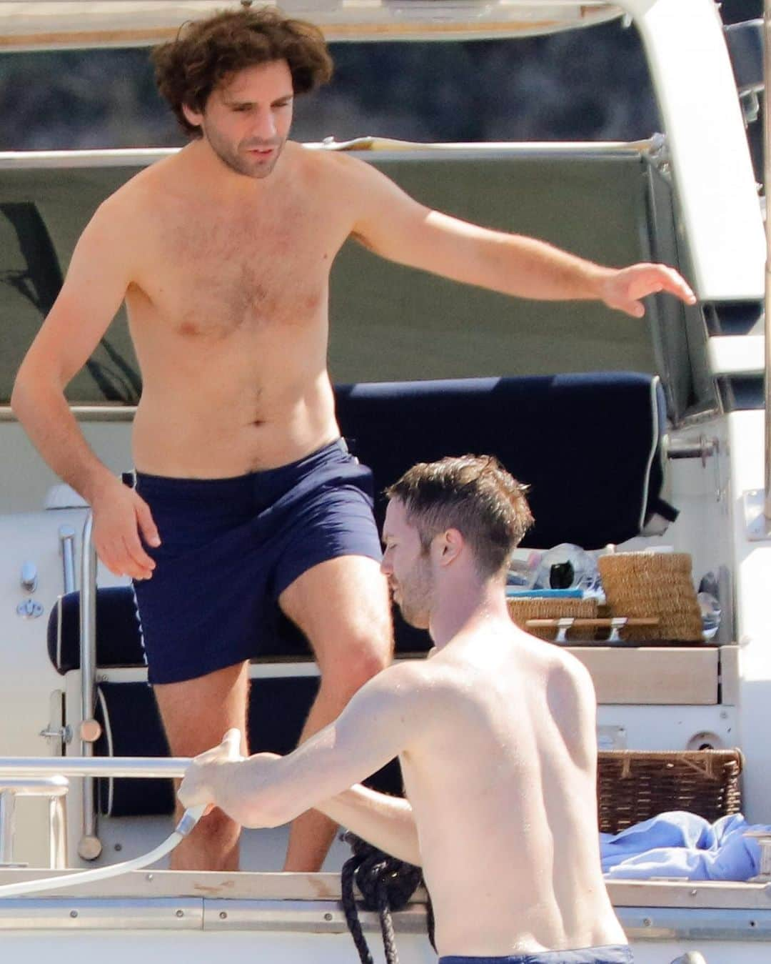 Just Jaredさんのインスタグラム写真 - (Just JaredInstagram)「@mikainstagram went shirtless while on vacation with boyfriend @andreasdermanis in Italy! #Mika #AndreasDermanis Photos: Backgrid」8月20日 13時35分 - justjared