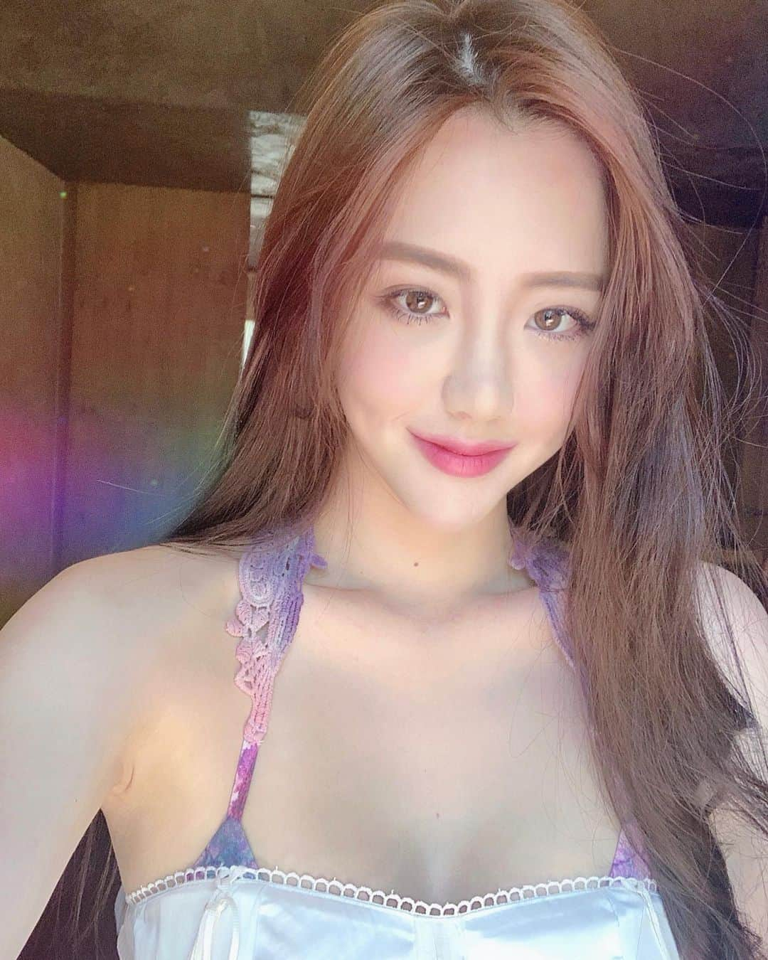 kailynne Zhangのインスタグラム：「🙂or😶?....🦋」