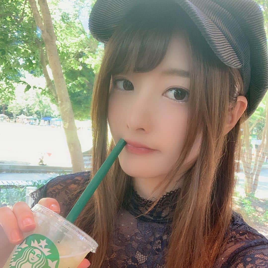 上矢えり奈さんのインスタグラム写真 - (上矢えり奈Instagram)「＊-＊-＊-＊-＊-＊-＊-＊. . お気に入りだったこの黒のキャスケット？ 無くなってしまった、、😭 絶対タクシーの中に置いてきてしまったのに 電話してもないって言われた… 乗車した瞬間から運転手さん喧嘩腰だったし、 本当に辛かった、、（ ; ; ）. . erina. . ＊-＊-＊-＊-＊-＊-＊-＊. . #キャスケット #いい感じの #探し中 #タクシー #誰かー #シクシク #上矢えり奈」8月20日 14時07分 - k.erinyann