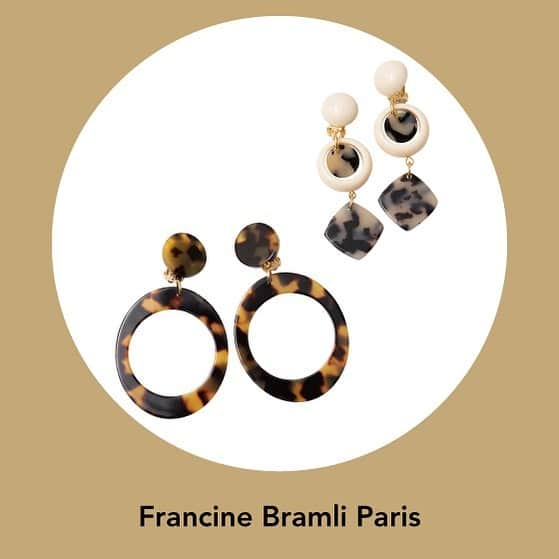 NOLLEY'S ノーリーズさんのインスタグラム写真 - (NOLLEY'S ノーリーズInstagram)「【FRANCINE BRAMLI PARIS/フランシンヌ ブラムリ パリ】 メゾンブランドで活躍したデザイナーによって設立されたブランド。パリ、マレ地区にある小さな工房で一つ一つ手作業で作られ、技術の高さと遊び心を感じられる立体的なフォルムが特徴。  詳細は製品タグ付けよりご覧いただけます。 また、店頭在庫も製品タグ付け→ウェブサイトを見るをクリックしていただくと、そちらのページ下よりご確認いただけます。  #nolleys#nolleyssophi#ノーリーズ#ノーリーズソフィー#イヤリング#アクセサリー#べっ甲#秋コーデ#お買物#爽やか#レディース#今日の服#大人コーデ#大人女子#上品コーデ#上品スタイル#華やかコーデ#お出かけコーデ#デート#コーディネート#ファッション#今日のファッション#きれいめ#きれいめコーデ#ootd#fashion」8月20日 14時19分 - nolleys_official