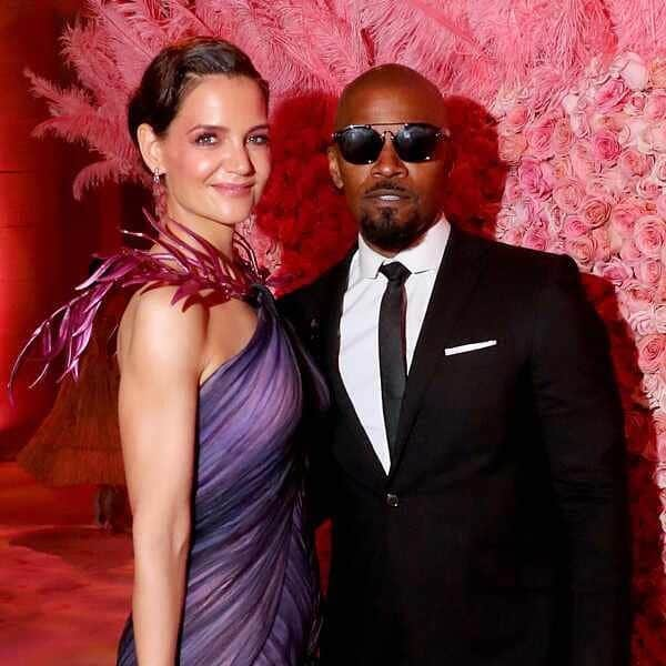 E! Onlineさんのインスタグラム写真 - (E! OnlineInstagram)「BREAKING: We’re in tears and you can blame it on this b b b b breakup. 💔 Link in bio for everything we know about Katie Holmes and Jamie Foxx’s split after 6 years. (📷: Getty Images)」8月20日 5時46分 - enews