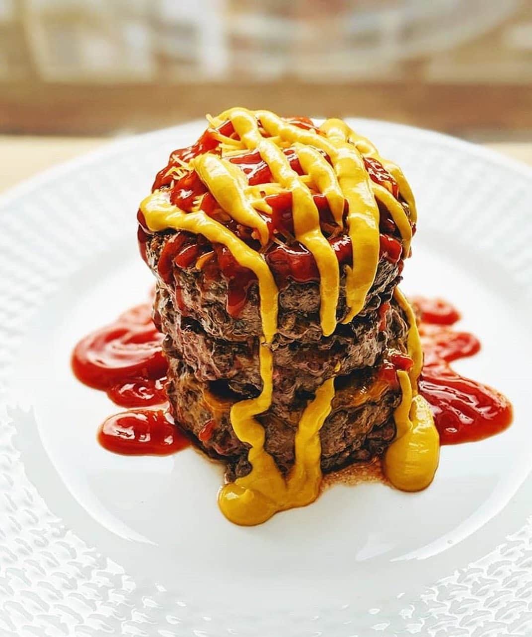 Flavorgod Seasoningsさんのインスタグラム写真 - (Flavorgod SeasoningsInstagram)「Beautiful #cheese #burger by @igotideas - She used my #flavorgod ketchup seasoning.. 🙌🙌🙌 - Build Your Own Combo Pack Now!!⁣ Click the link in my bio @flavorgod ✅www.flavorgod.com⁣ -⁣ Flavor God Seasonings are:⁣ 💥ZERO CALORIES PER SERVING⁣ 🌿 Made Fresh⁣ 🔥 KETO & PALEO⁣ 🌱 GLUTEN FREE & KOSHER⁣ ☀️ VEGAN FRIENDLY ⁣ 🌊 Low salt⁣ ⏰ Shelf life is 24 months⁣ -⁣ -⁣ #instagood #food #foodie #cook #knifecollector #cooking #foodprep #teatime #followme #spicy #videooftheday #flavorgod #meme #soignemondays #knife #edc」8月20日 5時56分 - flavorgod