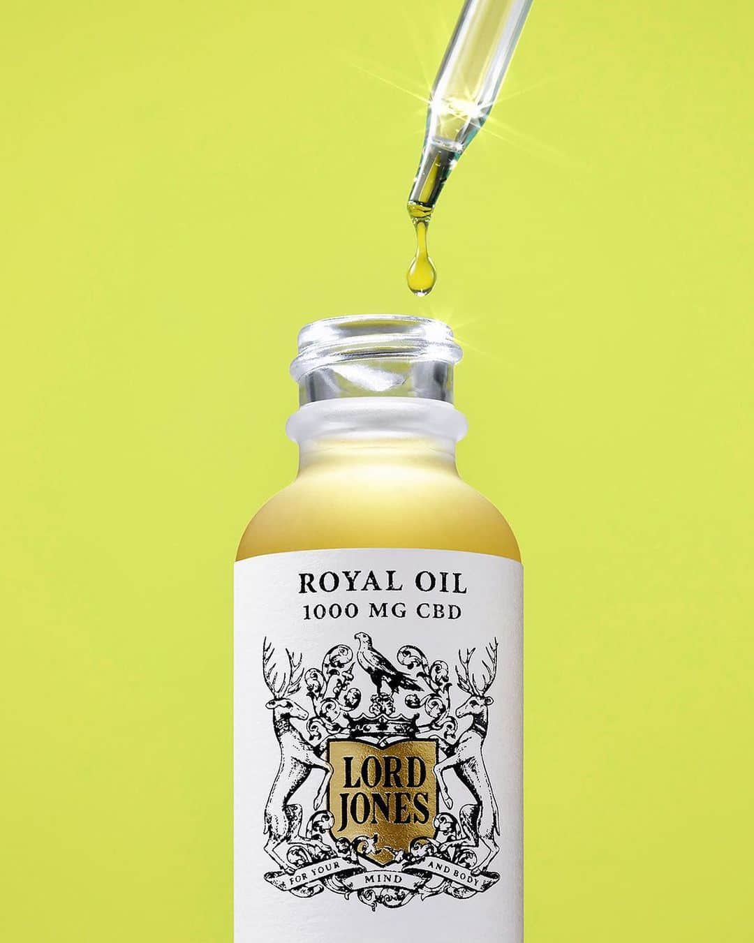 セフォラさんのインスタグラム写真 - (セフォラInstagram)「2⃣  essential ingredients. 1⃣ multitasking beauty routine booster. 0⃣ THC. @thelordjones’s Royal Oil combines soothing, hemp-derived, broad-spectrum CBD with hydrating grapeseed oil for glowing skin. Use it on its own or mix into your fave moisturizer. #cleanatsephora」8月20日 6時30分 - sephora