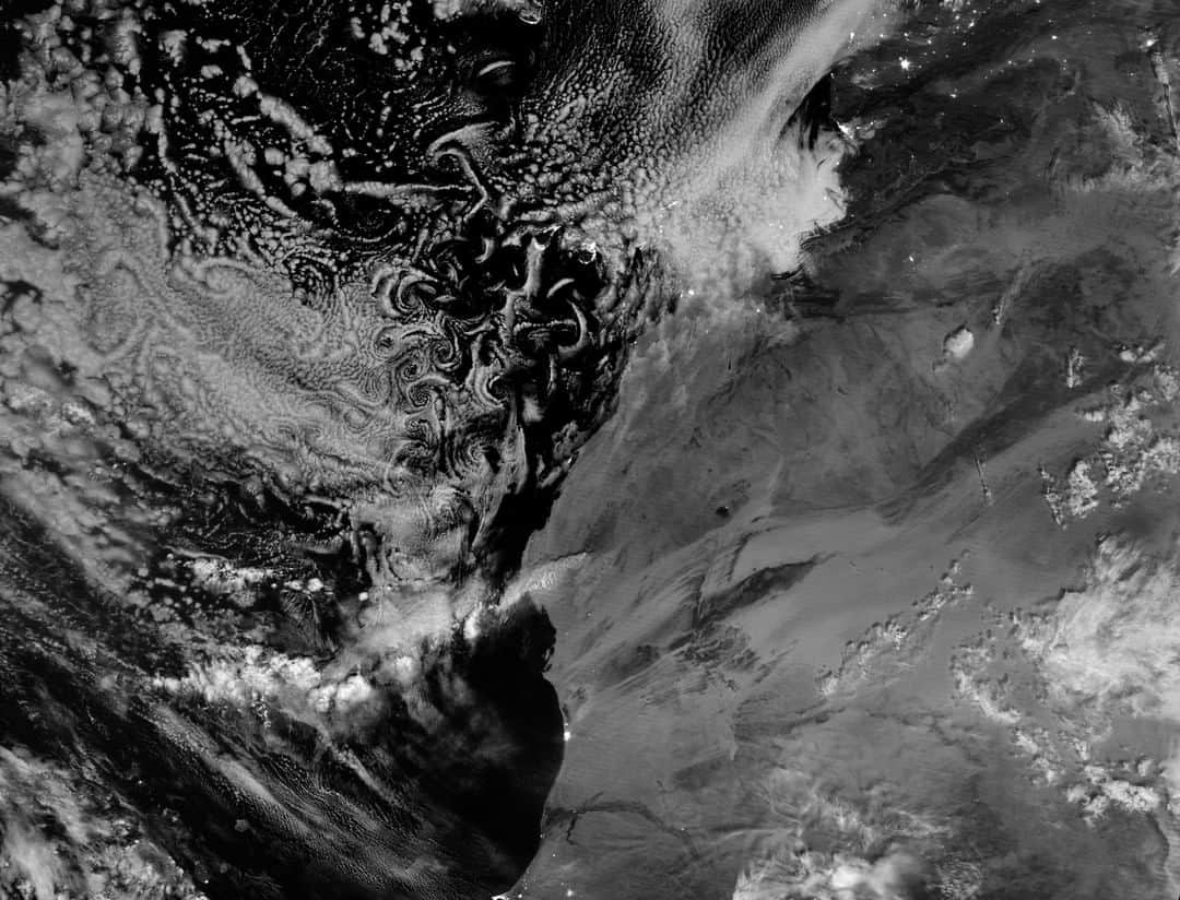 NASAさんのインスタグラム写真 - (NASAInstagram)「What do you see in the clouds? ☁️☁️☁️ ⁣ ⁣ These spiraling cloud patterns off the coast of Morocco were captured by our @NASAEarth instrument on the Suomi NPP satellite on July 19, 2019. They're known as von Kármán vortices, which can form nearly anywhere that fluid flow is disturbed by a solid object. Here, the patterns formed when winds flowed around small islands in the North Atlantic.⁣ ⁣ Credit: NASA Earth Observatory image by Joshua Stevens, using VIIRS day-night band data from the Suomi National Polar-orbiting Partnership. ⁣ ⁣ #clouds #nighttime #vortices #cloudpatterns #earth」8月20日 6時40分 - nasa