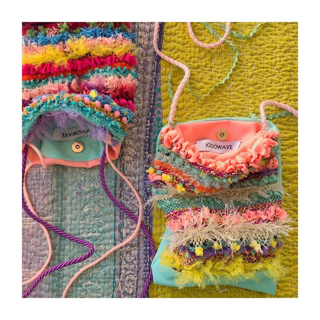 森千波さんのインスタグラム写真 - (森千波Instagram)「オーダーのお問い合わせはDMより承ります☺︎ . . . . #1000weave#weaving#yarn#handmade#colorful#bag#cotton#color#織物#サコッシュ#ポシェット#ハンドメイド#オーダー」8月20日 6時53分 - 1000wave