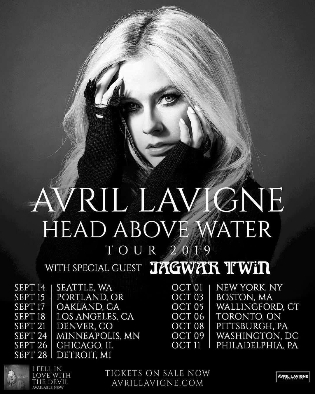 アヴリル・ラヴィーンさんのインスタグラム写真 - (アヴリル・ラヴィーンInstagram)「3 week countdown till the Head Above  Water Tour begins!! What songs do you guys want to hear live ? Tickets available via the link in my bio and on my website」8月20日 6時54分 - avrillavigne