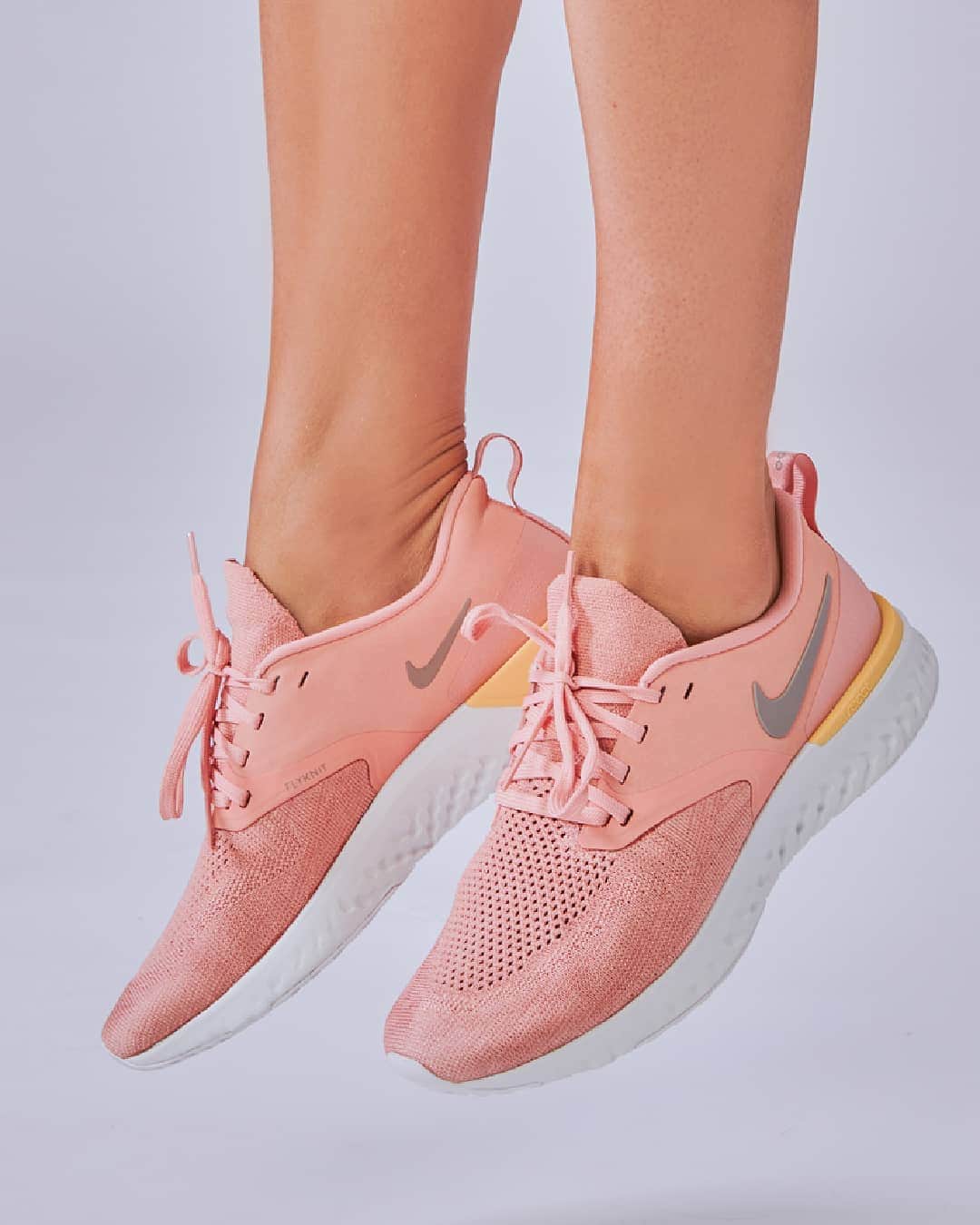 STYLERUNNERさんのインスタグラム写真 - (STYLERUNNERInstagram)「These just in: Nike Odyssey React Flyknit 2 in Pink Quartz 💕💕 Tap to shop and treat your feet!」8月20日 7時15分 - stylerunner
